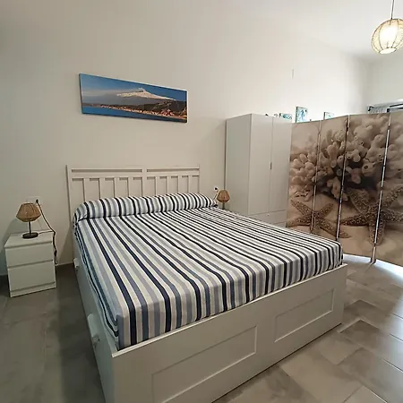 Ferienwohnung Casa Del Sole Fronte Mare Giardini-Naxos Exterior foto